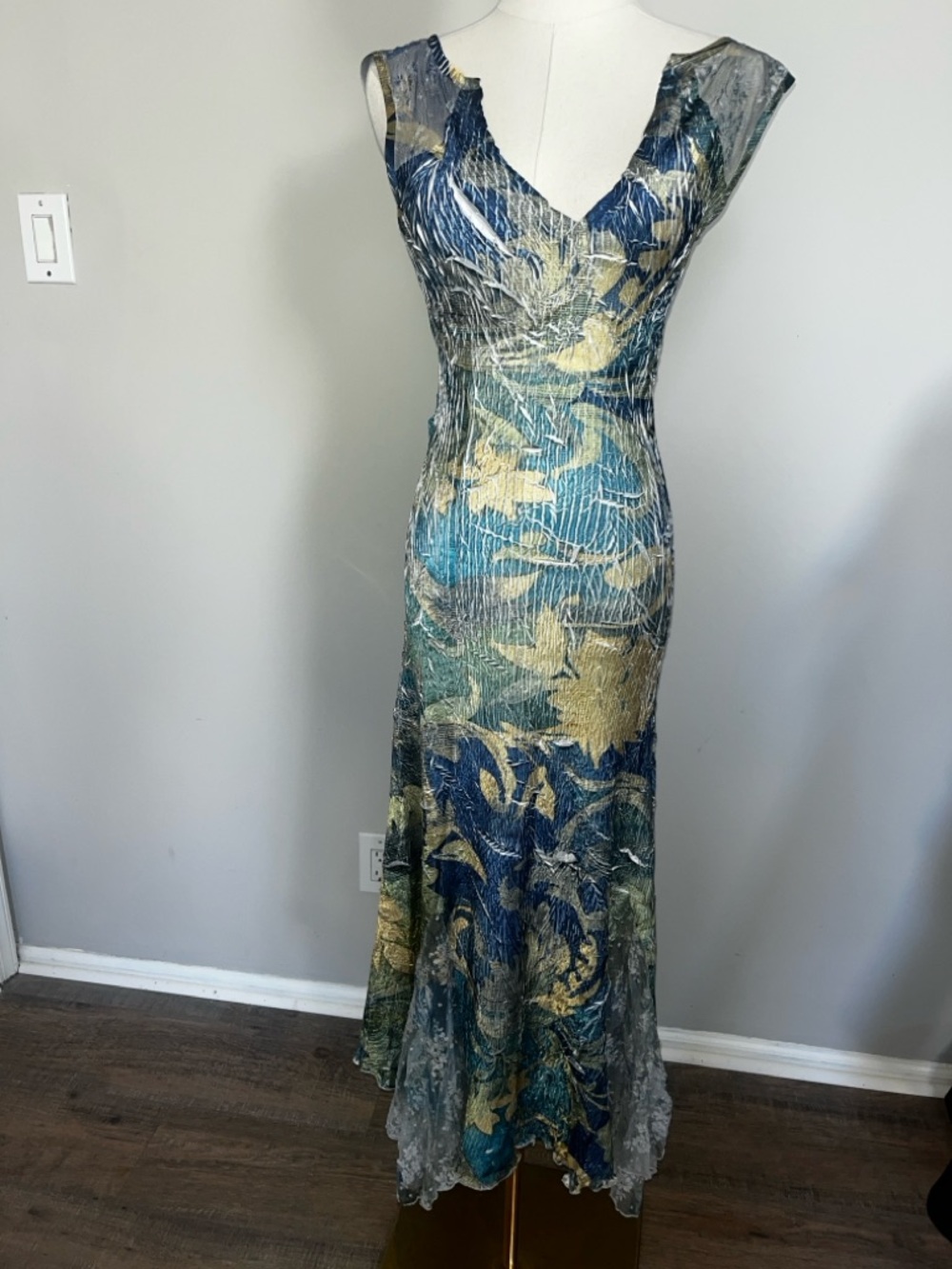 Stunning Blue Green Komarov Floral V-Neck Maxi Dress